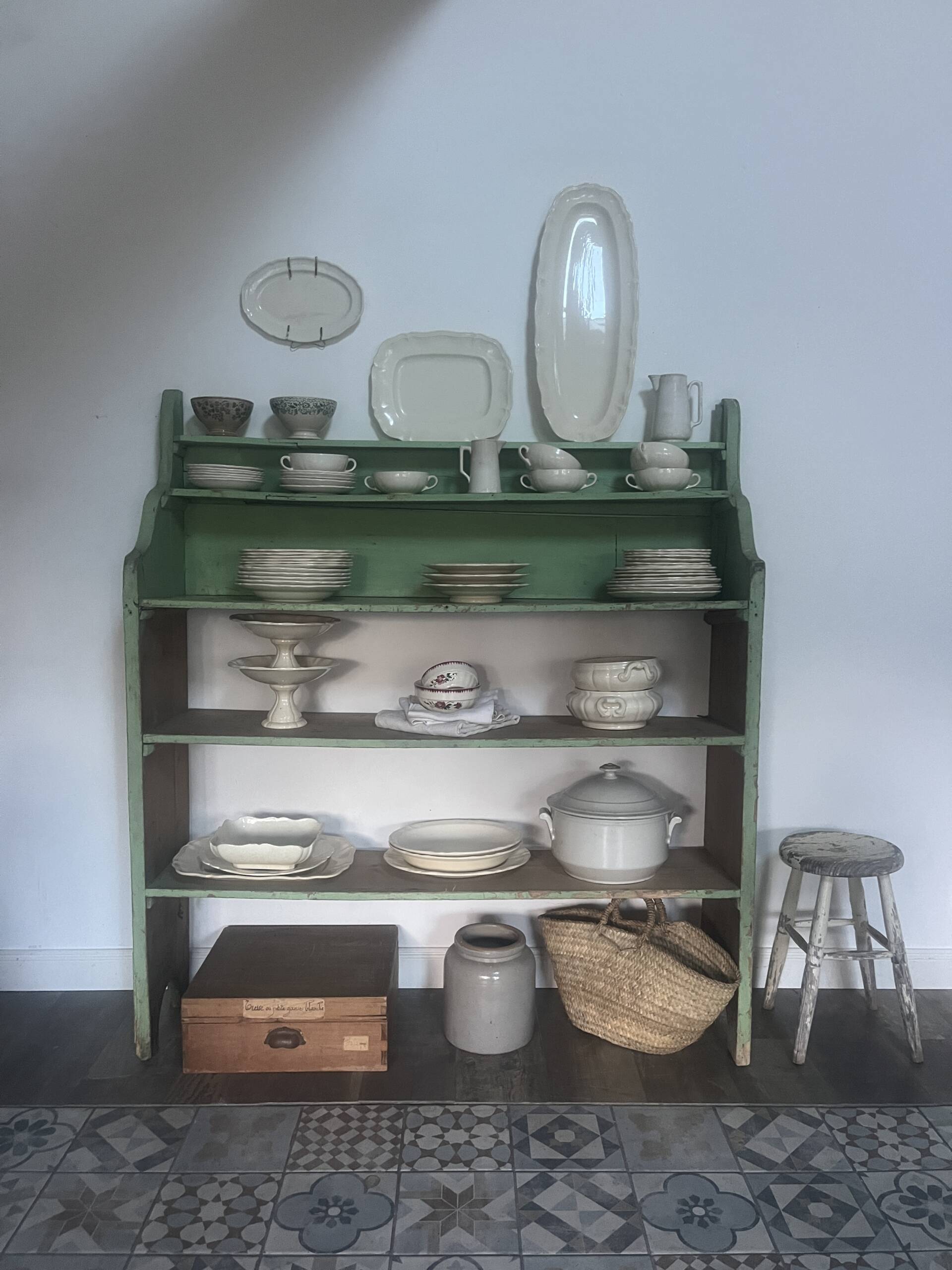 Ancienne étagère